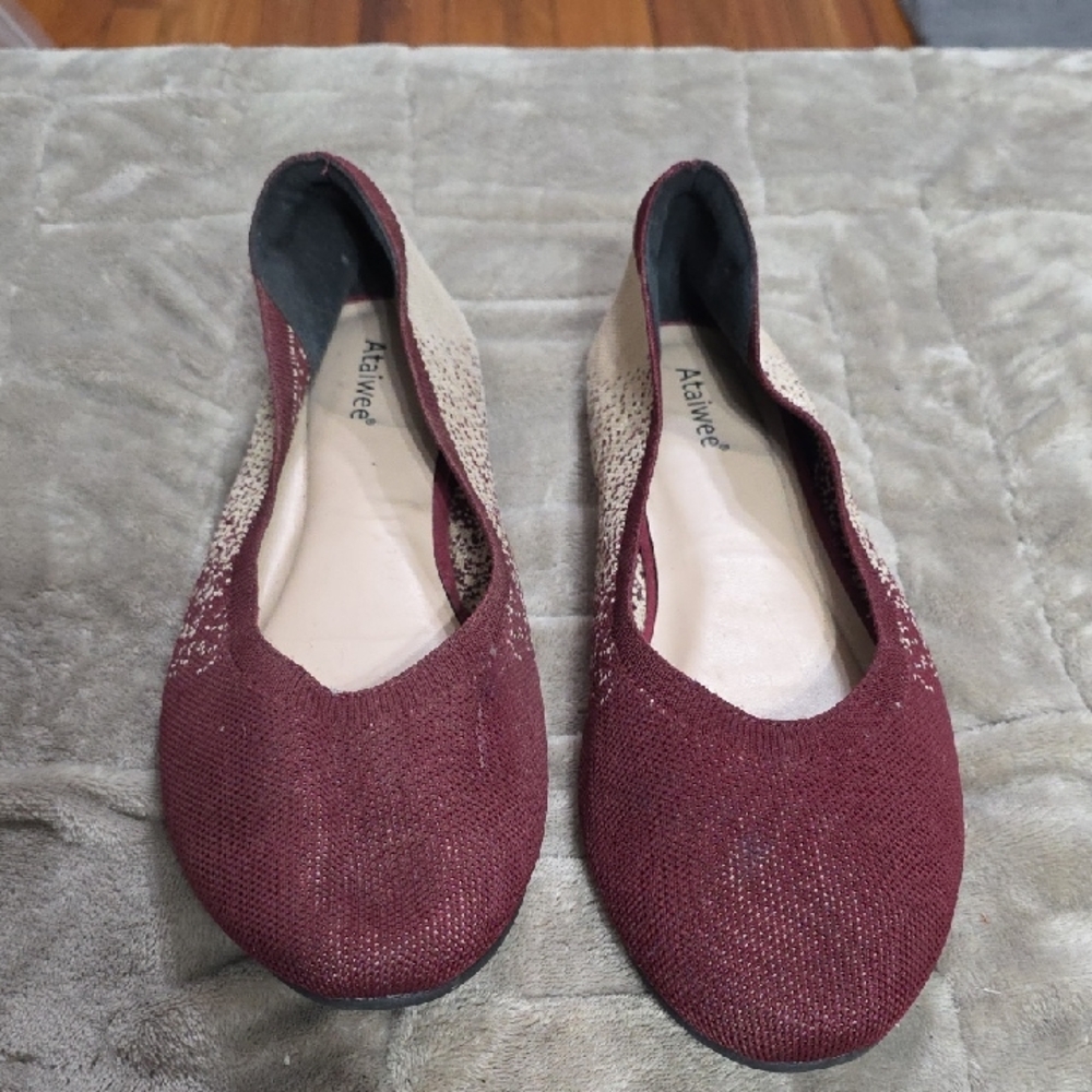 Ataiwee Women's‎ Slip-On Shoes Flats Maroon/Tan Cushioned Sz 12.5 W EUC